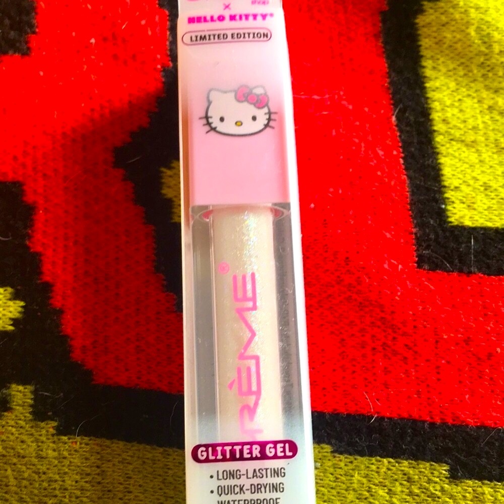 ✨🆕BNIB!Crème Shop x Hello Kitty Limited Edition Glitter Gel in “Sparkly Time”🎀